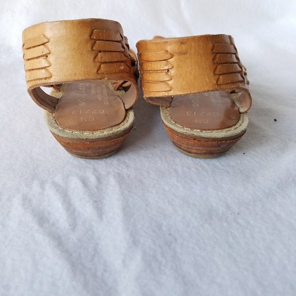Wild Card by Mervy’s  Vintage 80’s Leather Sandals - Picture 2 of 4